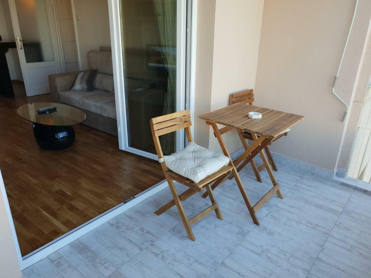 Central Luxury Flat With Terrace - Adela Accommodation - Ideal For Long Stays Букурещ Екстериор снимка